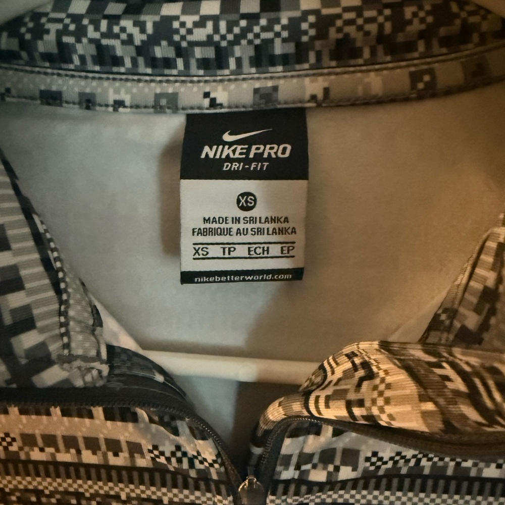 Nike Pro Dri-FIT Black and Gray  Long Sleeve Shirt, Women’s XS - Picture 3 of 4